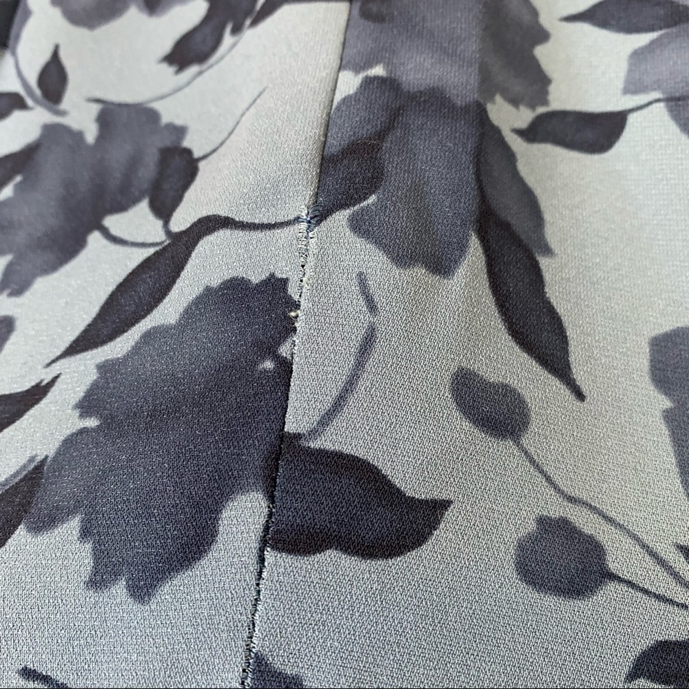 Vintage 90s/Y2K Blue Floral Shadow Print Midi Skirt - Picture 12 of 12